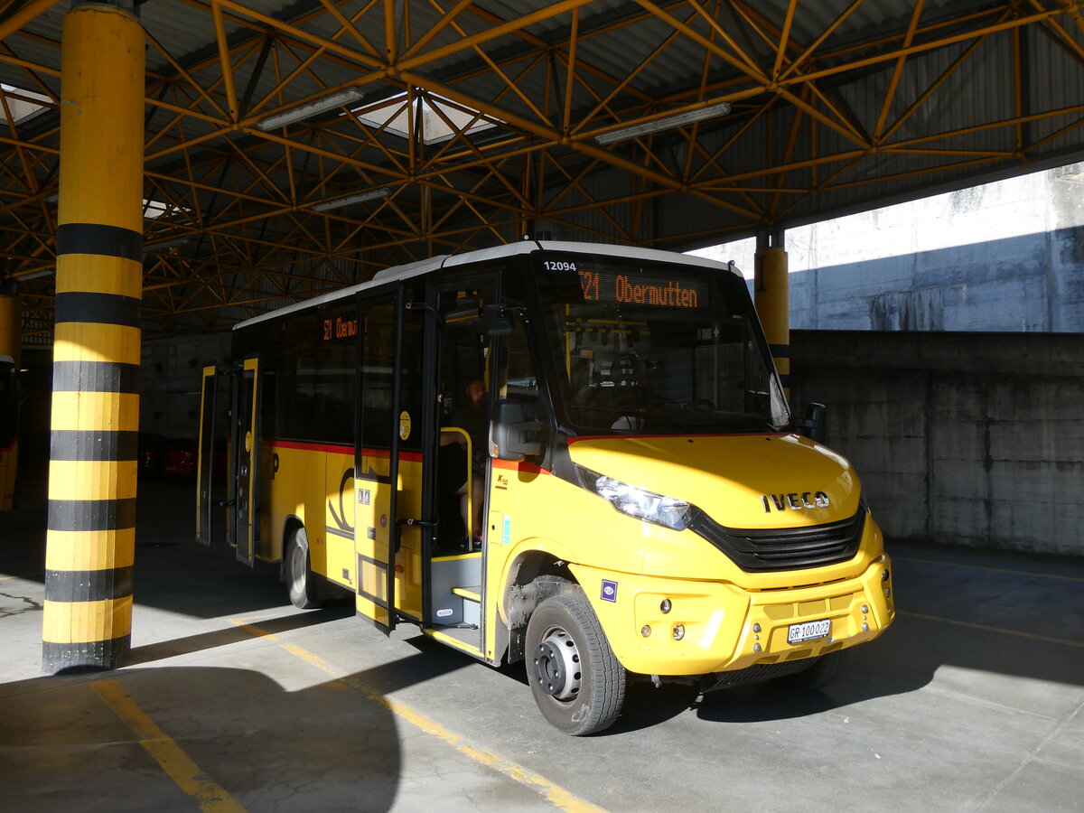 (277'089) - PostAuto Graub�nden - GR 100'022/PID 12'094 - Iveco/K-Bus am 20. Juni 2025 in Thusis, Postautostation