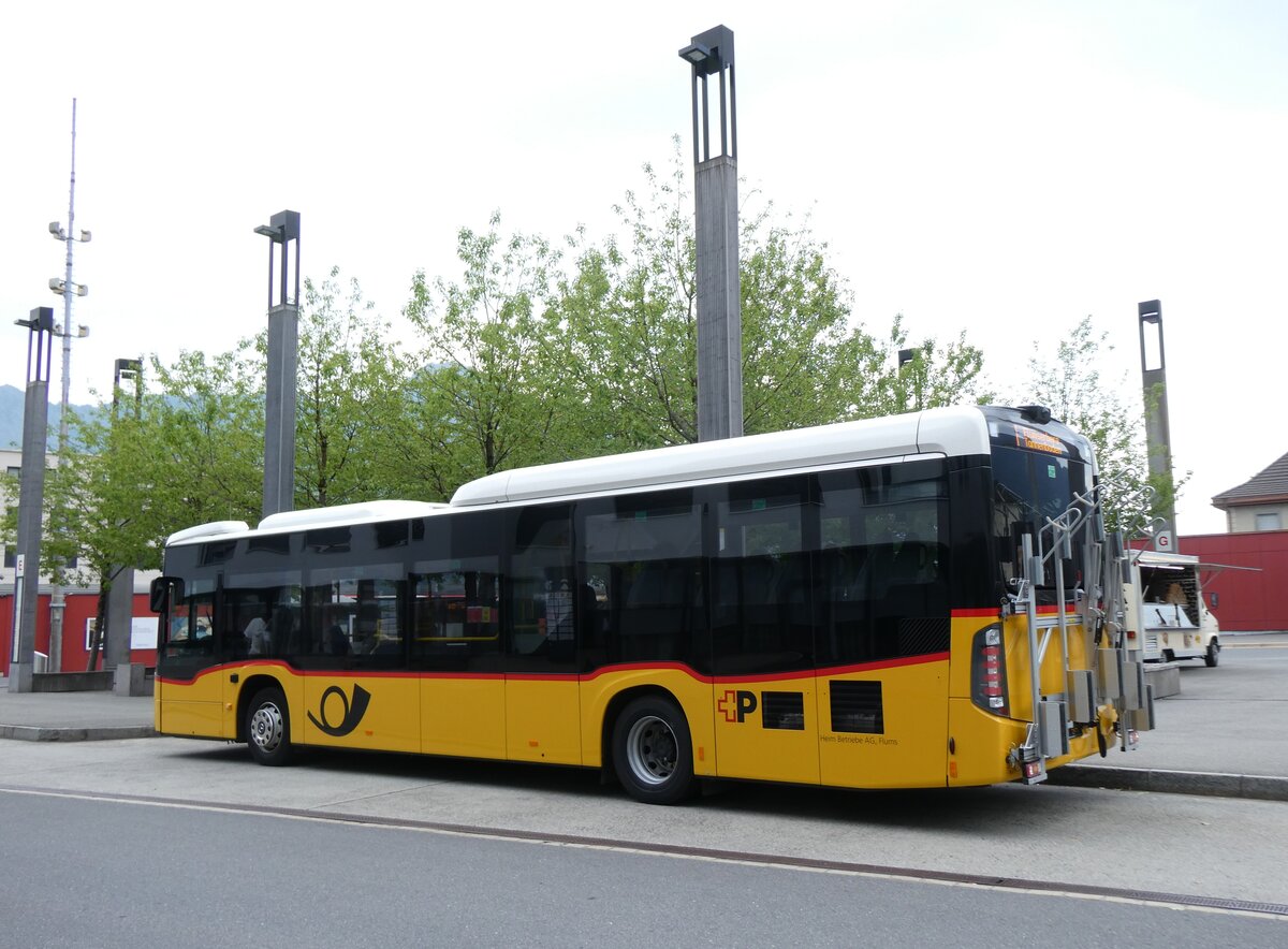 (277'241) - Heim, Flums - SG 6795/PID 12'189 - Mercedes am 26. Juni 2025 beim Bahnhof Sargans