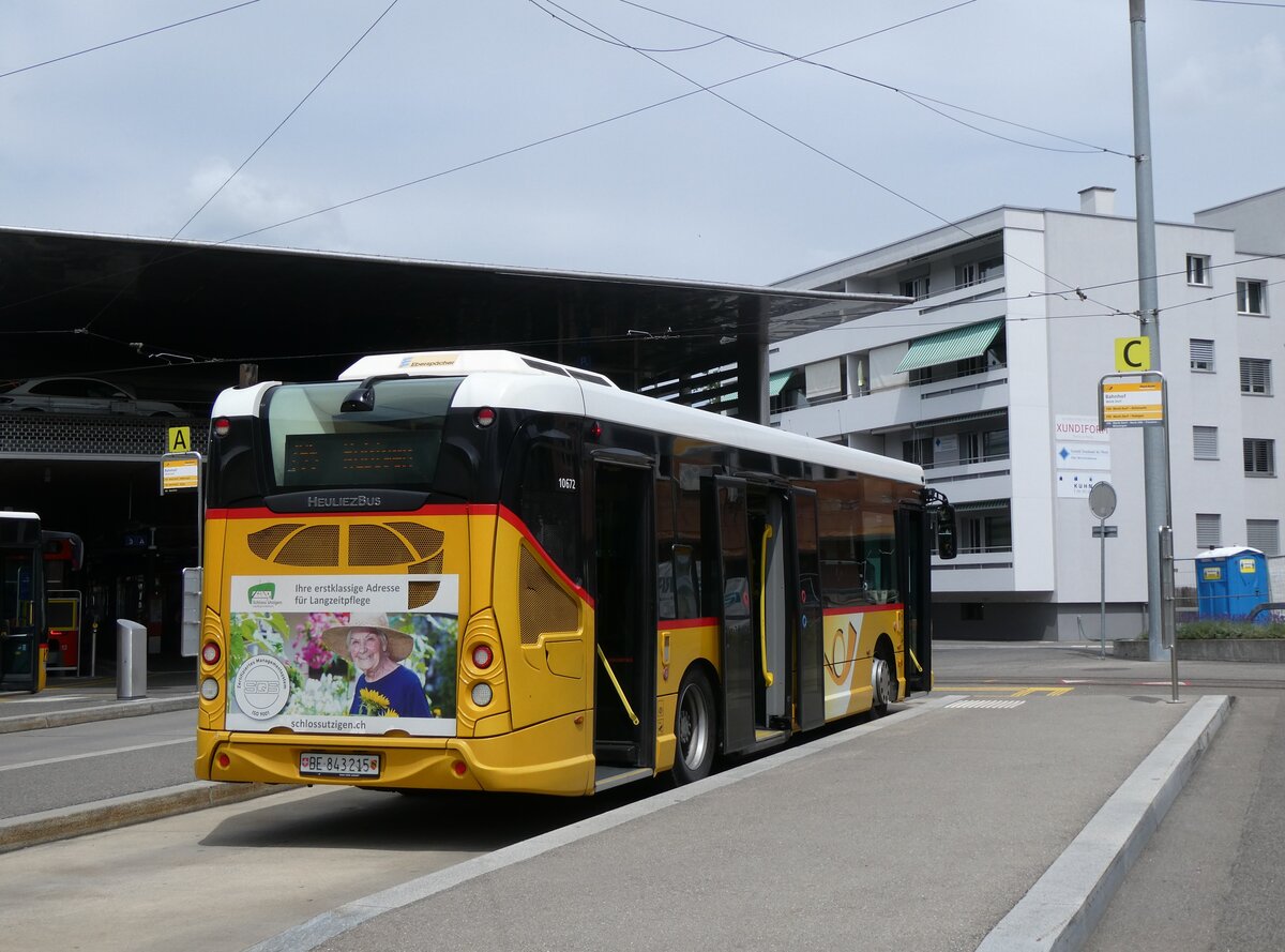 (277'270) - PostAuto Brn - Nr. 215/BE 843'215/PID 10'672 - Heuliez am 27. Juni 2025 beim Bahnhof worb Dorf