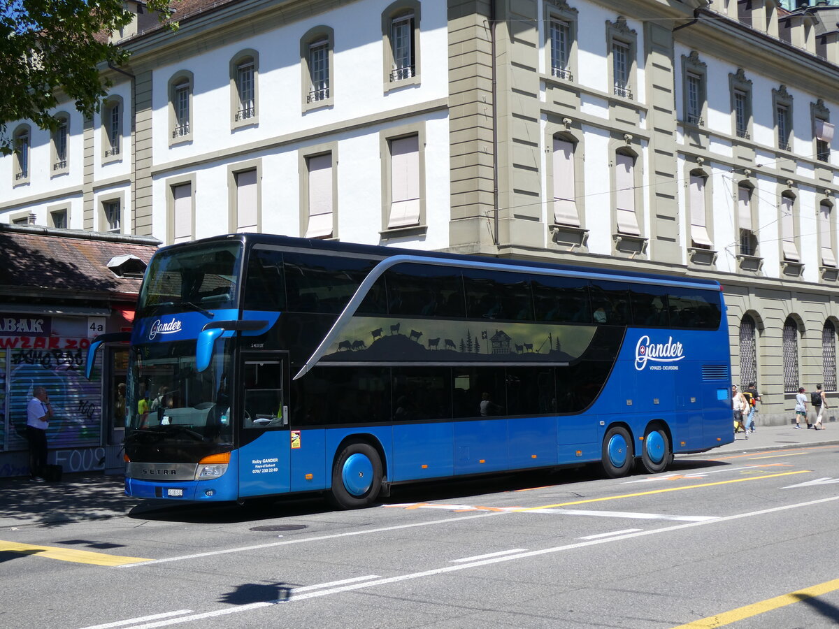 (277'315) - Gander, Ch�teau-d'Oex - VD 183'523 - Setra am 28. Juni 2025 beim Bahnhof Bern