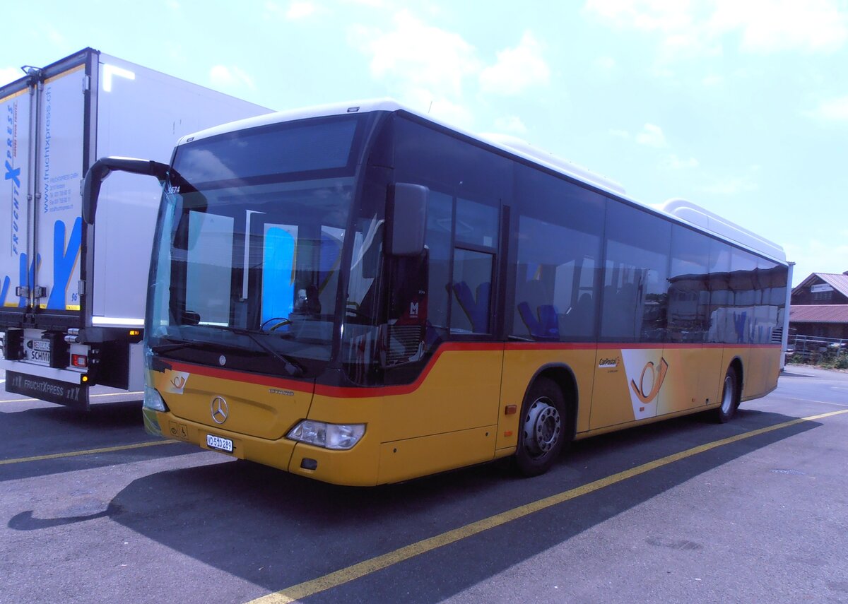 (277'606) - CarPostal Ouest - VD 510'289/PID 5674 - Mercedes am 5. Juli 2025 in Kerzers, Interbus