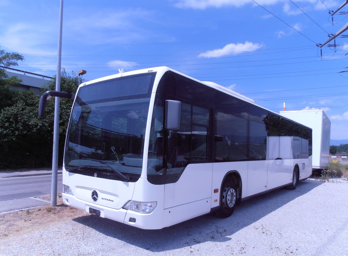 (277'624) - Interbus, Kerzers - Mercedes (ex Voegtlin-Meyer, Brugg Nr. 120/PID 4756; ex Knecht, Windisch Nr. 72) am 5. Juli 2025 in Kerzers, Murtenstrasse