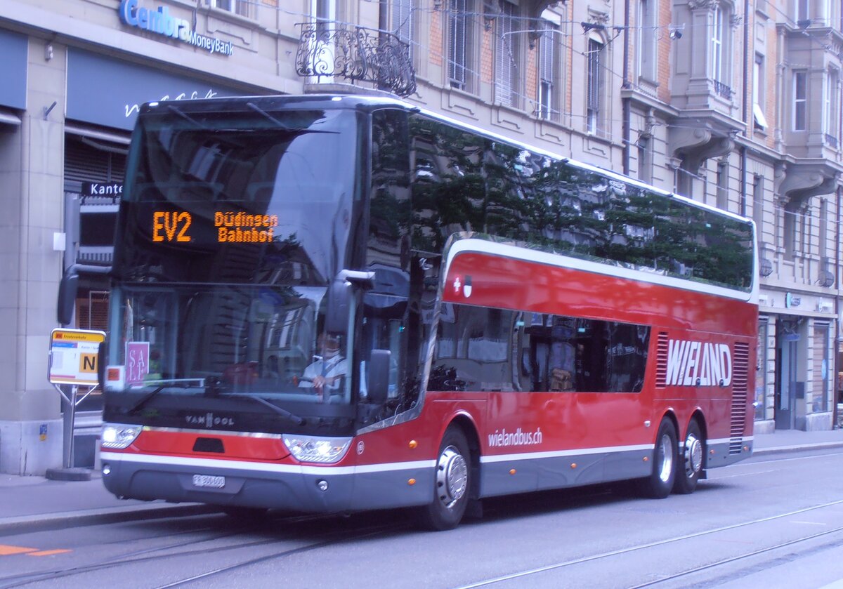 (277'645) - Wieland, Murten - Nr. 93/FR 300'600 - Van Hool am 6. Juli 2025 beim Bahnhof Bern
