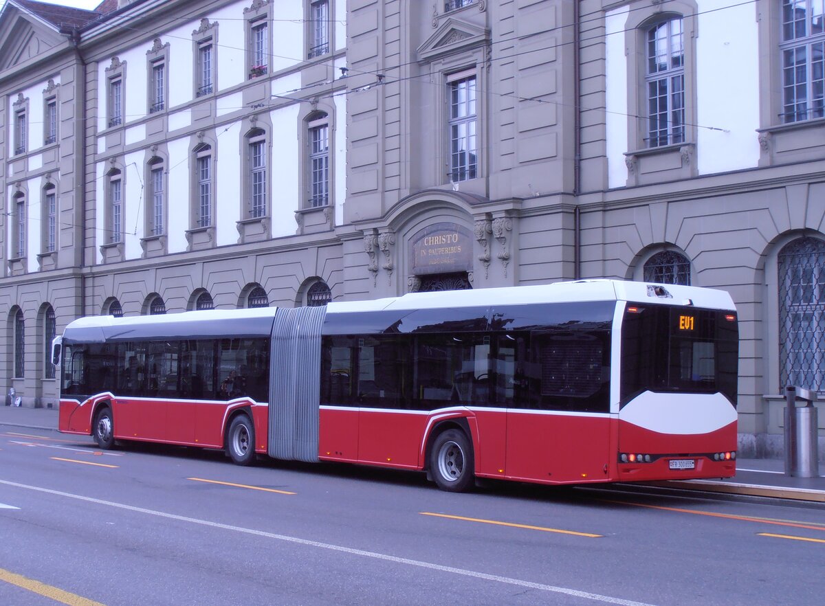(277'660) - Intertours, Domdidier - Nr. 655/FR 300'655 - Solaris (ex PostBus/A BD 15'720) am 6. Juli 2025 beim Bahnhof Bern
