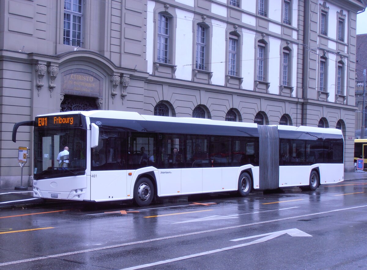 (277'668) - Intertours, Domdidier - Nr. 461/FR 300'461 - Solaris (ex PostBus/A BD 15'719) am 7. Juli 2025 beim Bahnhof Bern