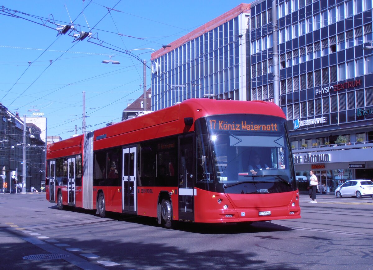 (277'694) - Bernmobil, Bern - Nr. 202/BE 750'202 - eHess am 9. Juli 2025 beim Bahnhof Bern
