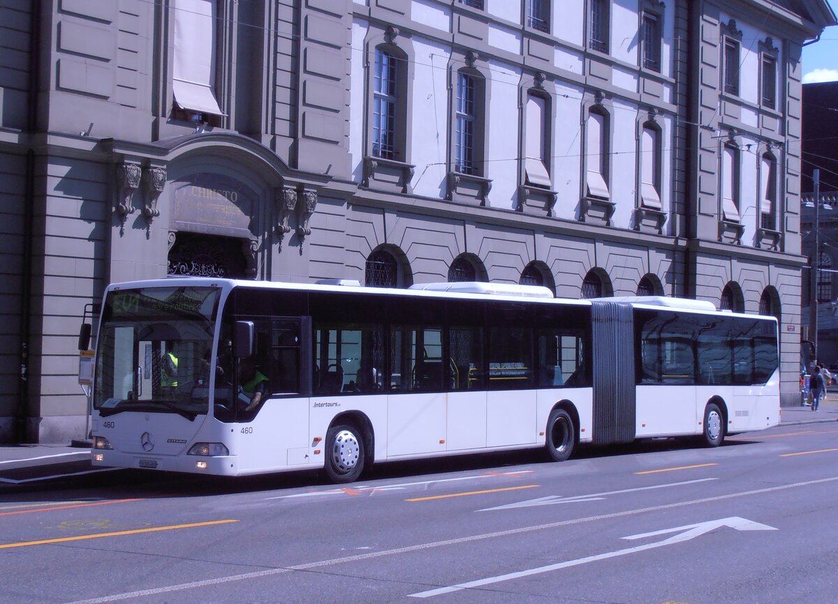 (277'718) - Intertours, Domdidier - Nr. 460/FR 300'460 - Mercedes (ex Nr. 204; ex Nr. 1; ex ARAG Ruseil; ex Schneider, Ermenswil Nr. 7) am 9. Juli 2025 beim Bahnhof Bern