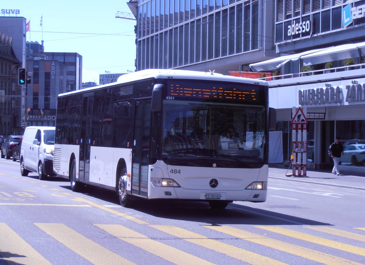 (277'825) - Intertours, Domdidier - Nr. 484/FR 300'484 - Mercedes (ex PostAuto Bern Nr. 1/PID 4561; ex Klopfstein, Laupen Nr. 1) am 12. Juli 2025 beim Bahnhof Bern