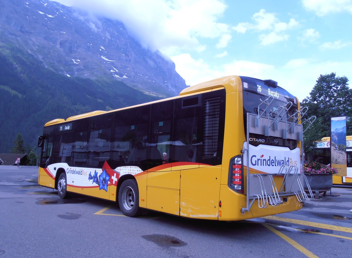 (277'837) - GrindelwaldBus, Grindelwald - Nr. 221/BE 101'221 - Mercedes am 15. Juli 2025 beim Bahnhof Grindelwald