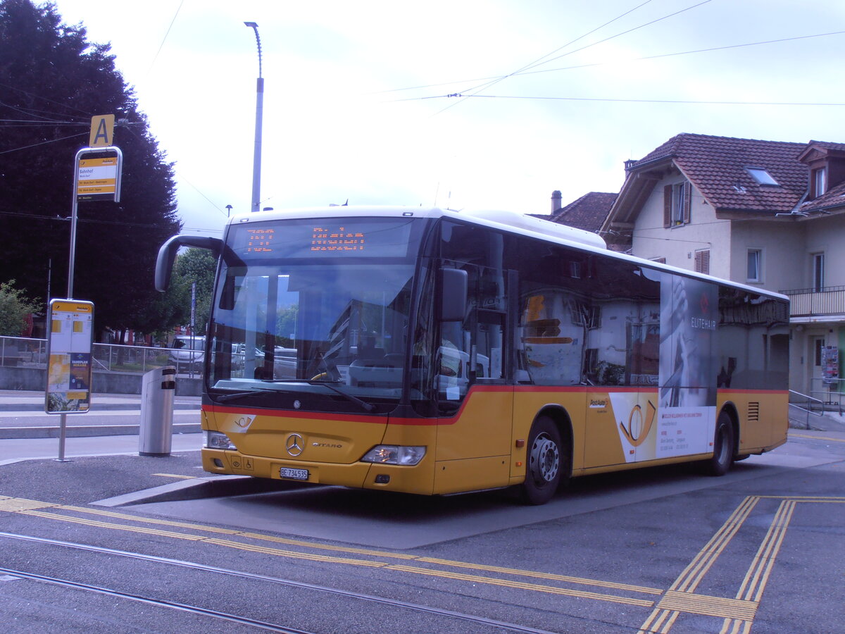 (277'879) - PostAuto Bern - Nr. 535/BE 734'535/PID 5418 - Mercedes am 17. Juli 2025 beim Bahnhof Worb Dorf