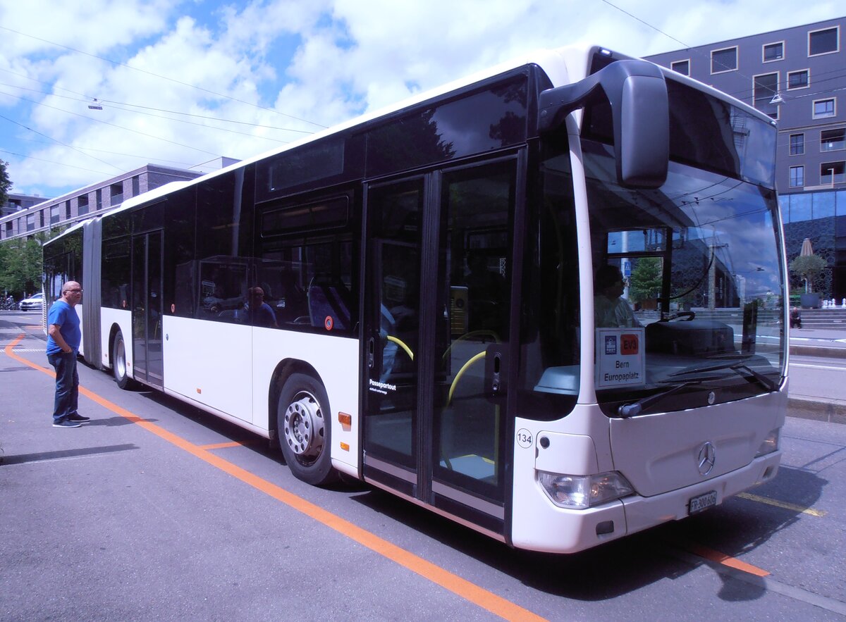 (277'907) - Wieland, Murten - Nr. 134/FR 300'606 - Mercedes (ex Interbus, Yverdon Nr. 222; ex VBL Luzern Nr. 161) am 17. Juli 2025 beim Bahnhof Bern Europaplatz 