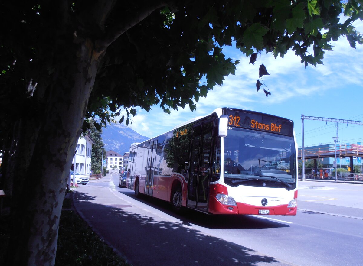 (277'939) - PostAuto Bern - BE 707'874/PID 12'319 - Mercedes (ex Wiener Linien, A-Wien Nr. 8163) am 18. Juli 2025 beim Bahnhof Sarnen