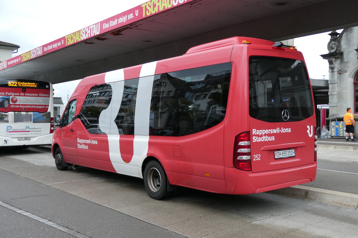 (278'003) - VZO Gr�ningen - Nr. 252/ZH 655'252 - Mercedes am 25. Juli 2025 beim Bahnhof Rapperswil