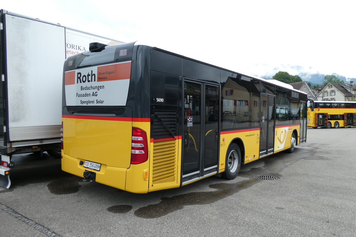 (278'017) - PostAuto Ostschweiz - SG 356'488/PID 5690 - Mercedes (ex Schmidt, Oberb�ren) am 25. Juli 2025 in Nesslau, Garage