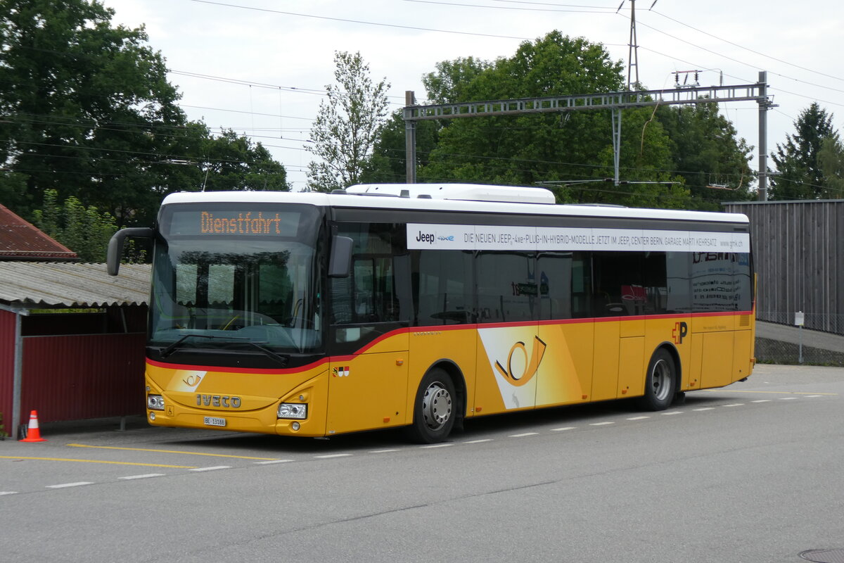 (278'047) - Engeloch, Riggisberg - Nr. 8/BE 13'188/PID 10'337 - Iveco am 26. Juli 2025 beim Bahnhof Schwarzenburg