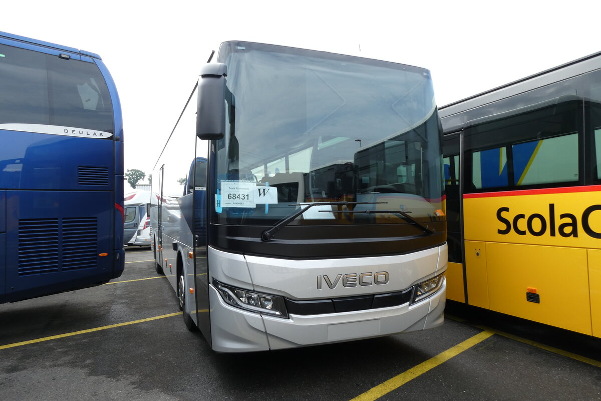 (278'112) - Taxi Romontois, Romont - (68'431) - Iveco am 27. Juli 2025 in Kerzers, Interbus