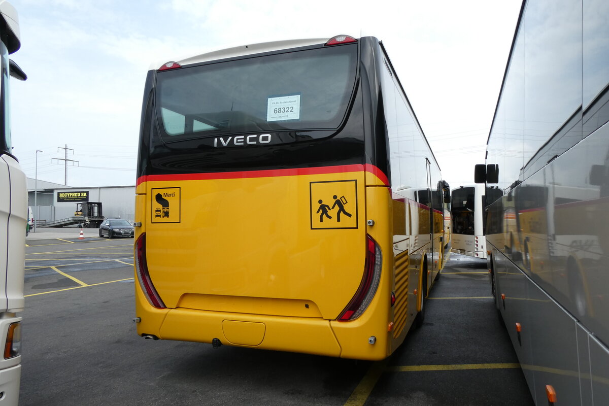 (278'115) - CarPostal Ouest - PID 12'298 - Iveco am 27. Juli 2025 in Kerzers, Interbus