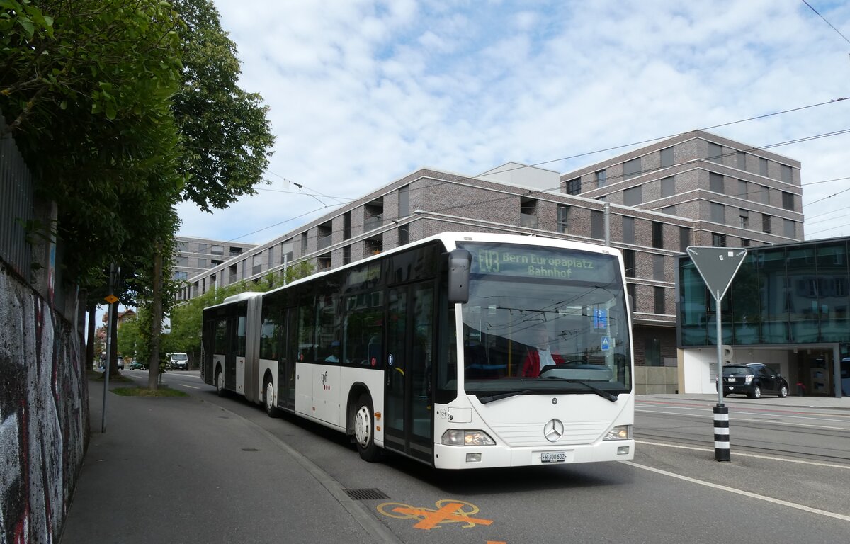 (278'239) - Wieland, Murten - Nr. 121/FR 300'602 - Mercedes (ex Interbus, Yverdon Nr. 211; ex BVB Basel Nr. 792; ex VZO Gr�ningen Nr. 24) am 30. Juli 2025 beim Bahnhof Bern Europaplatz