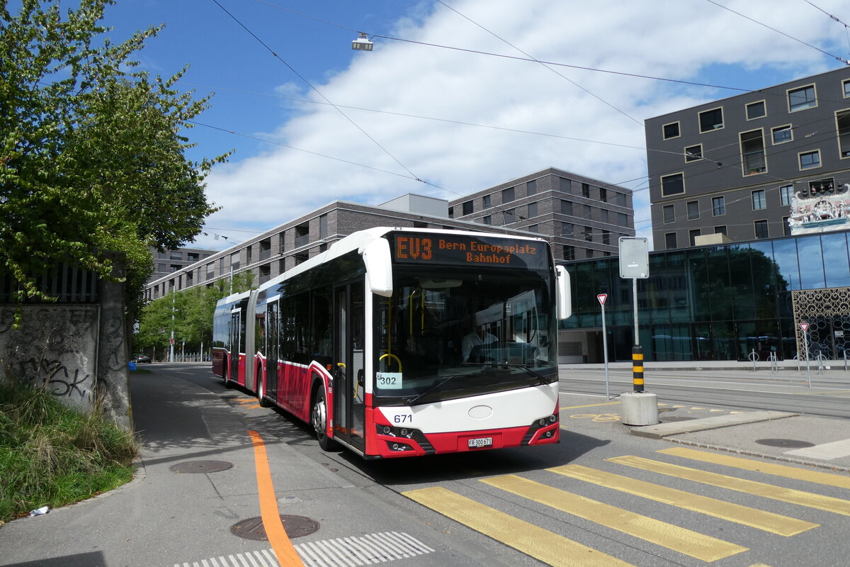 (278'283) - Intertours, Domdidier - Nr. 671/FR 300'671 - Solaris (ex PostBus/A BD 15'715) am 1. August 2025 beim Bahnhof Bern Europaplatz