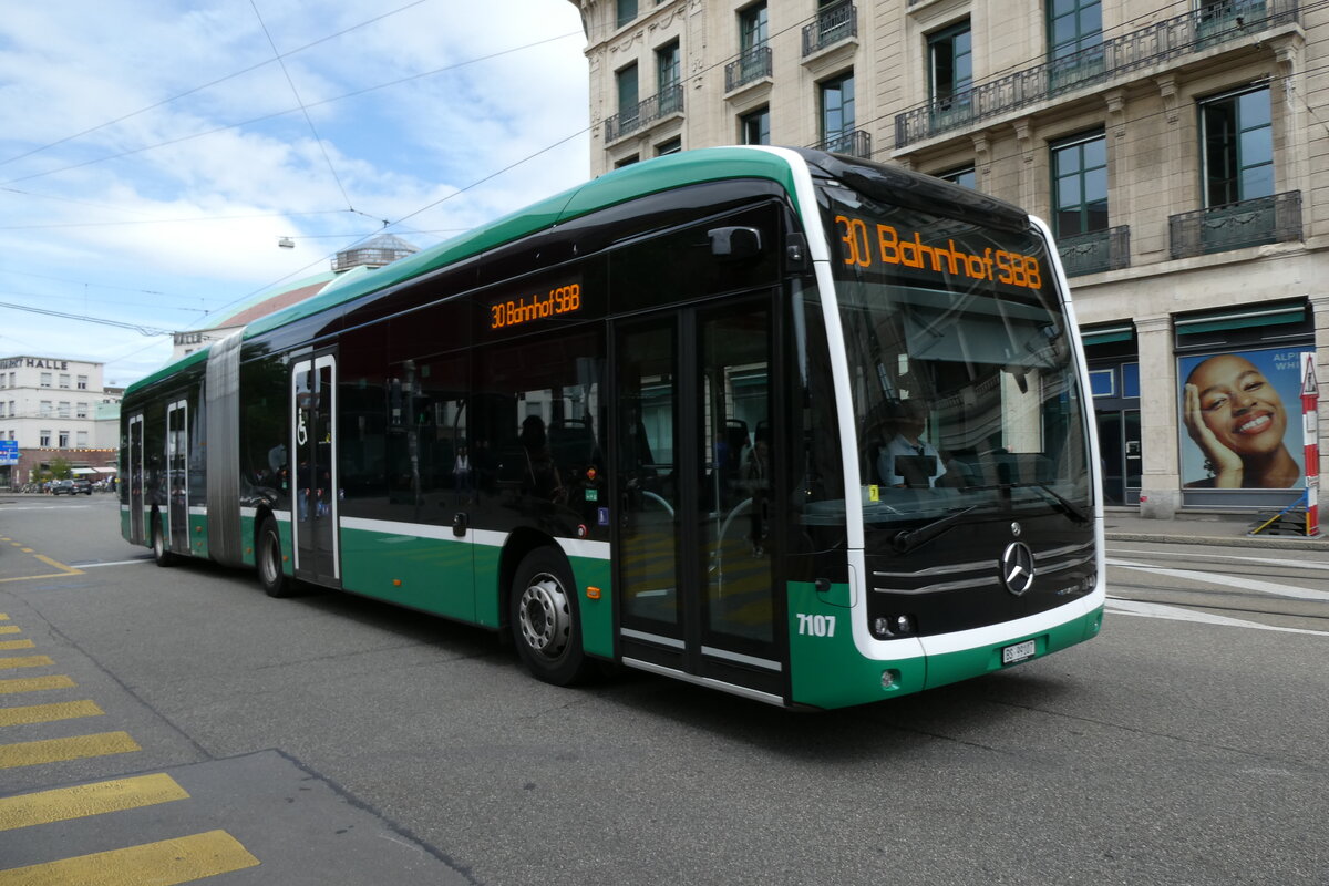 (278'455) - BVB Basel - Nr. 7107/BS 99'107 - eMercedes am 4. August 2025 beim Bahnhof Basel