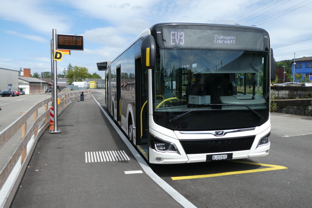 (278'471) - PostAuto Nordschweiz - BL 213'872/PID 12'417 - MAN (ex RSVG Troisdorf/D Nr. 2804) am 4. August 2025 beim Bahnhof Aesch