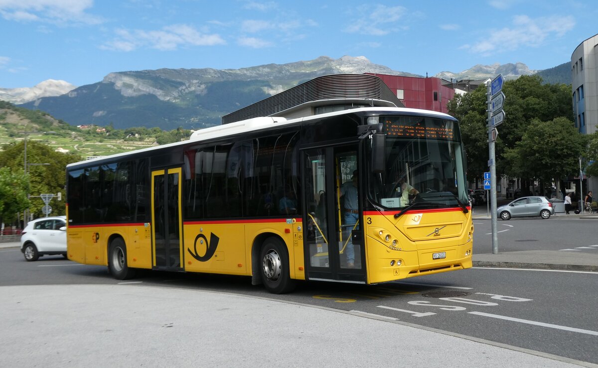 (278'513) - Lathion, Sion - Nr. 3/VS 26'221/PID 10'865 - Volvo am 5. August 2025 beim Bahnhof Sion