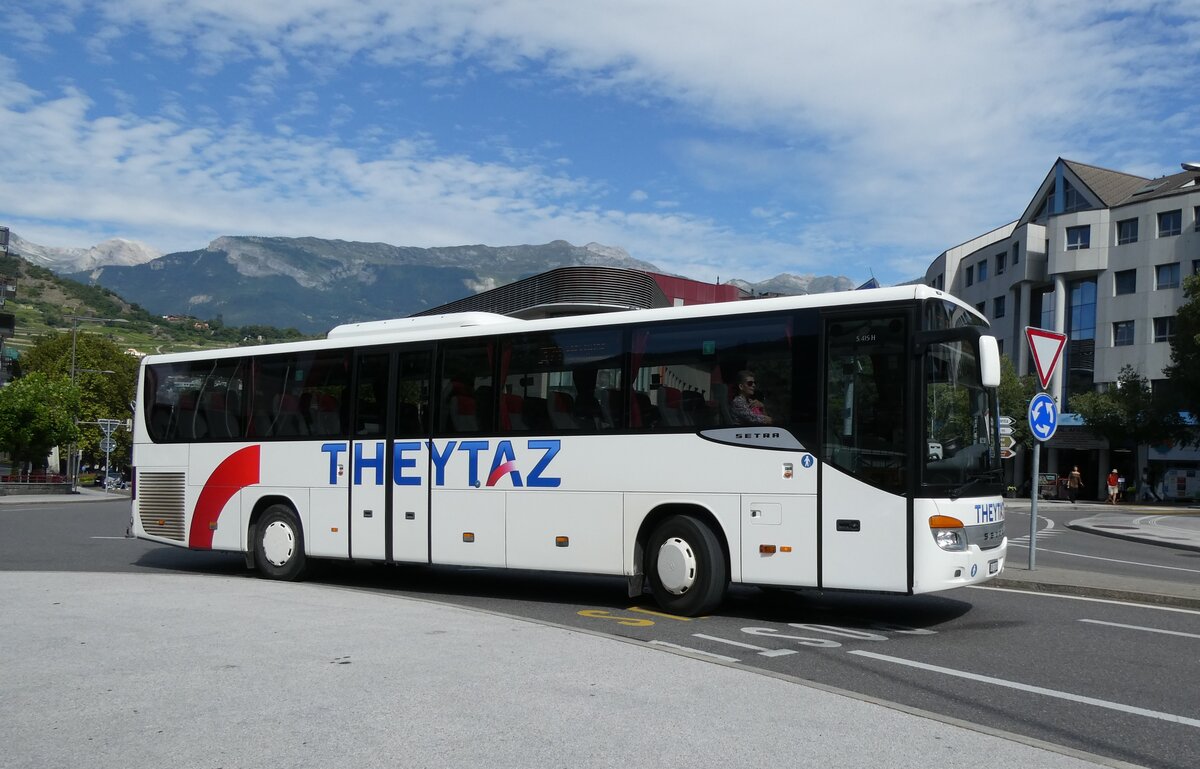 (278'534) - Theytaz, Sion - VS 11'006 - Setra am 5. August 2025 beim Bahnhof Sion
