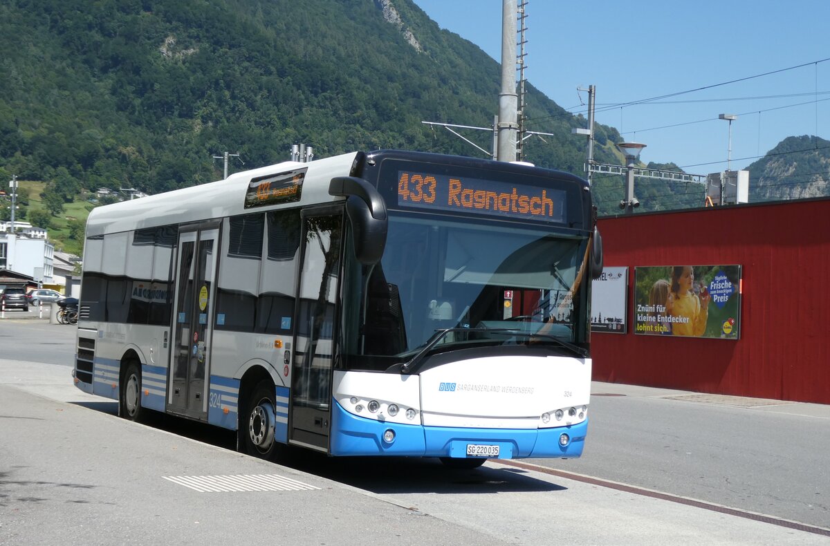 (278'635) - BSW Sargans - Nr. 324/SG 220'035 - Solaris am 8. August 2025 beim Bahnhof Sargans