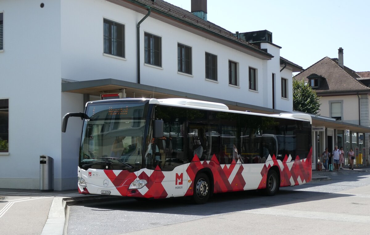 (278'830) - CarPostal Ouest - JU 26'790/PID 10'258 - Mercedes (ex Nr. 5) am 14. August 2025 beim Bahnhof Del�mont