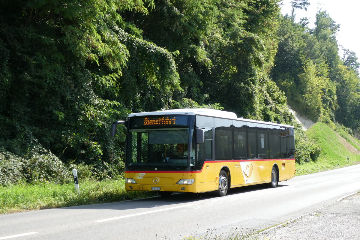 (278'846) - PostAuto Bern - Nr. 17/BE 614'040/PID 5424 - Mercedes (ex Steiner, Ortschwaben Nr. 17) am 15. August 2025 in Laupen, Garage