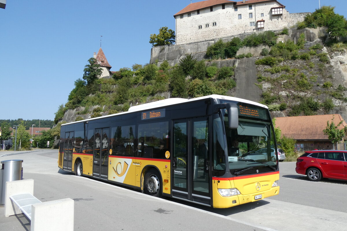 (278'851) - H�fliger, Sursee - Nr. 3/OW 11'868/PID 5557 - Mercedes am 15. August 2025 beim Bahnhof Laupen (Einsatz PostAuto)