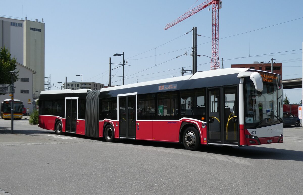 (278'886) - Intertours, Domdidier - Nr. 671/FR 300'671 - Solaris (ex PostBus/A BD 15'715) am 15. August 2025 beim Bahnhof D�dingen