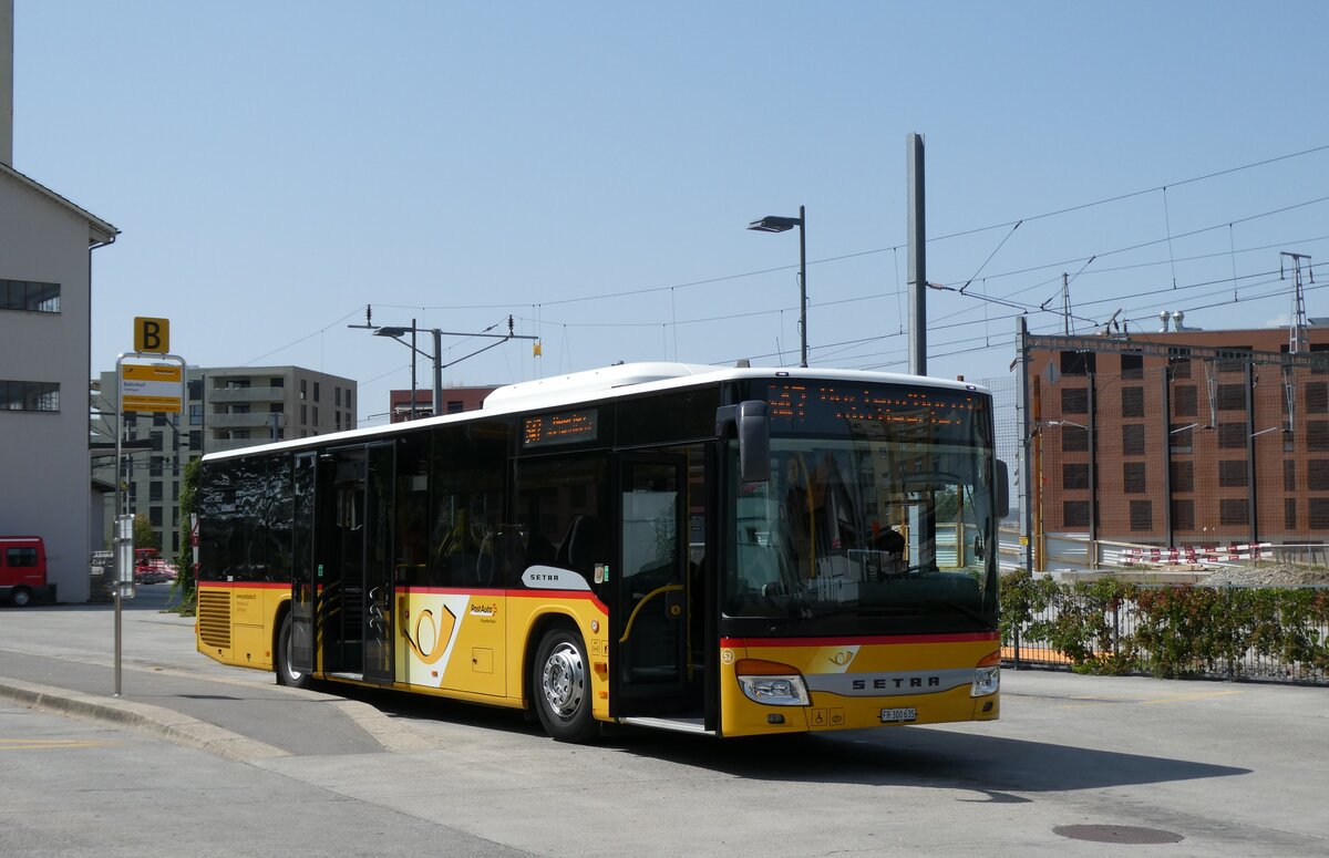 (278'888) - Wieland, Murten - Nr. 52/FR 300'635/PID 5205 - Setra am 15. August 2025 beim Bahnhof D�dingen