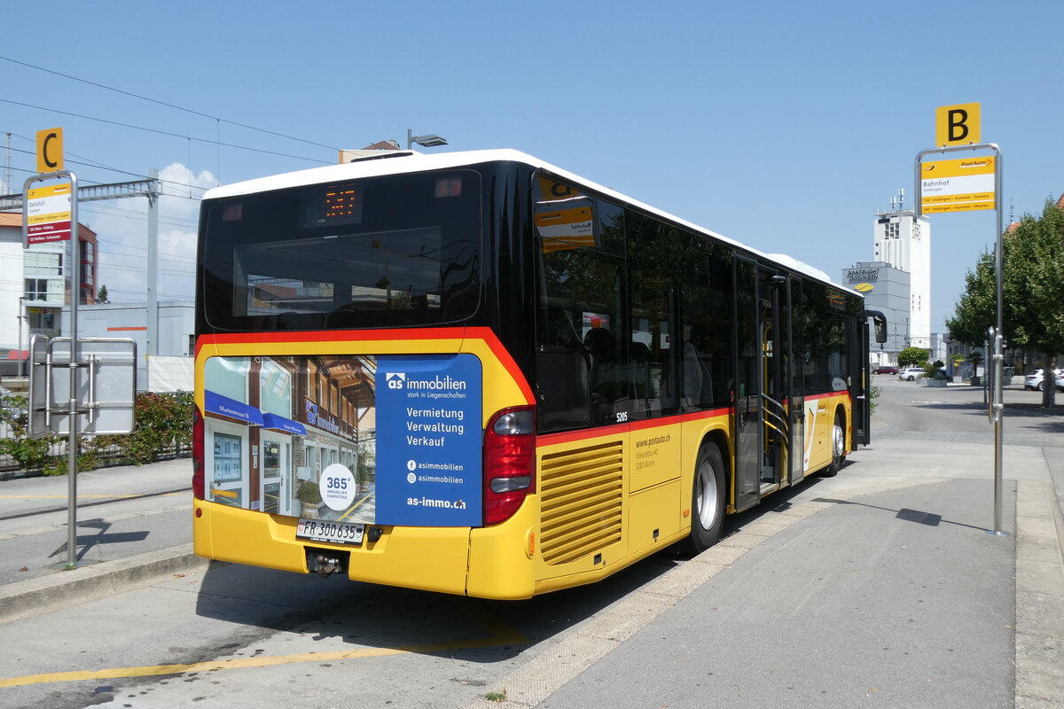 (278'889) - Wieland, Murten - Nr. 52/FR 300'635/PID 5205 - Setra am 15. August 2025 beim Bahnhof D�dingen