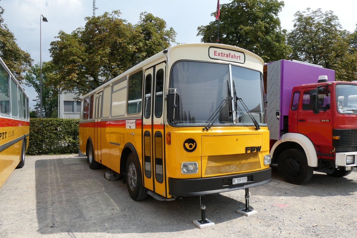 (279'024) - Heuberger, Therwil - BL 209'103 - FBW/T�scher (ex Kurhaus Val Sinestra, Sent; ex Mark, Andeer; ex Fravi, Andeer) am 16. August 2025 in Solothurn, Baseltor