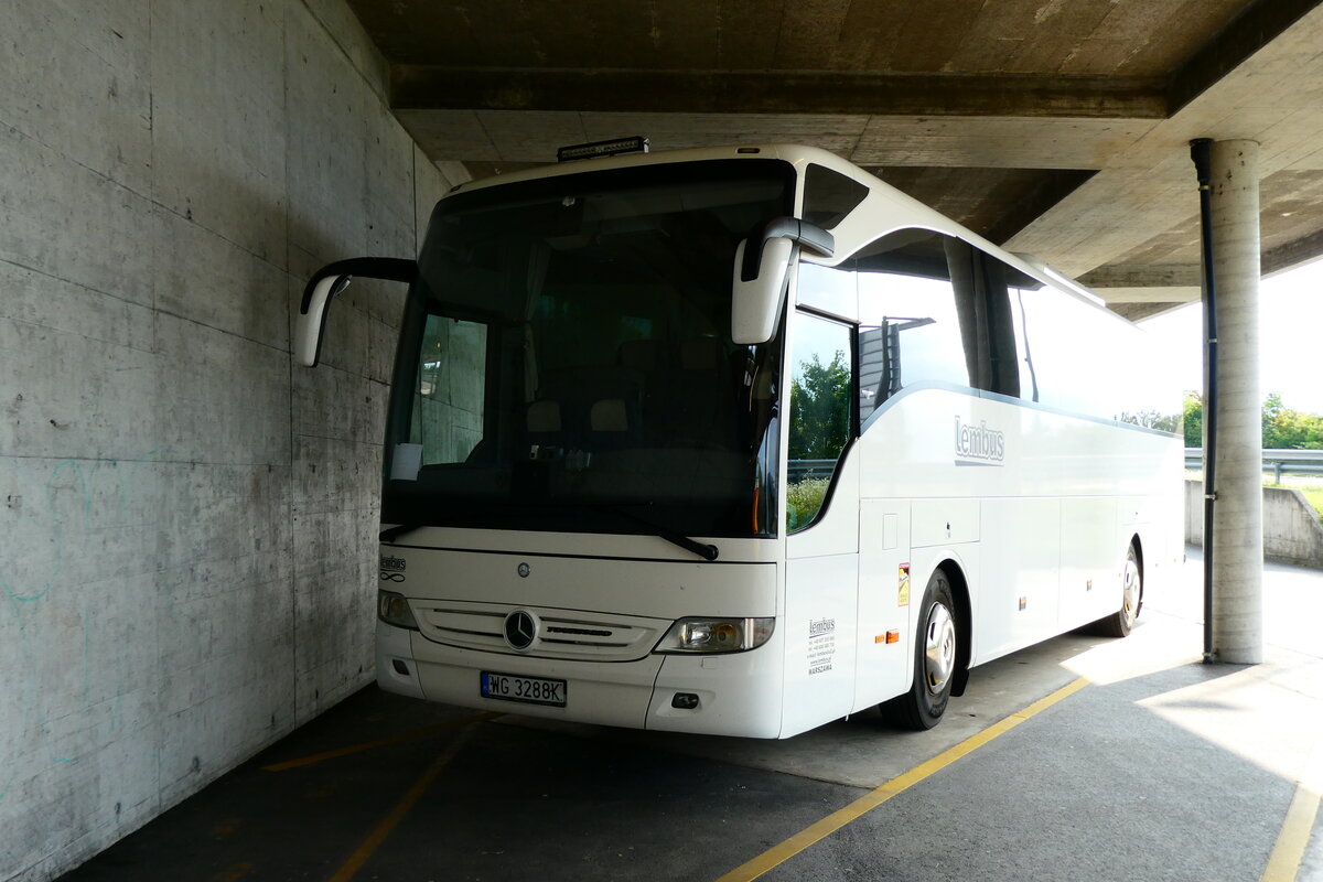 (279'131) - Aus Polen: Lembus, Warszawa - WG 3288K - Mercedes am 17. August 2025 in Avry-devant-Pont, Autobahnrastst�tte