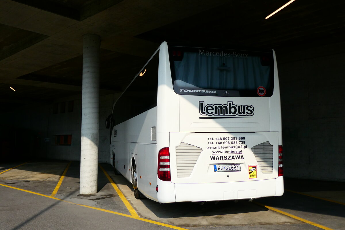 (279'132) - Aus Polen: Lembus, Warszawa - WG 3288K - Mercedes am 17. August 2025 in Avry-devant-Pont, Autobahnrastst�tte