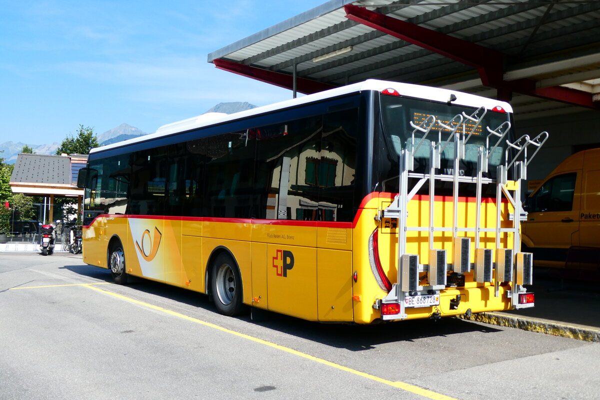 (279'200) - Fl�ck, Brienz - Nr. 28/BE 868'728PID 11'830 - Iveco am 19. August 2025 in Meiringen, Postautostation