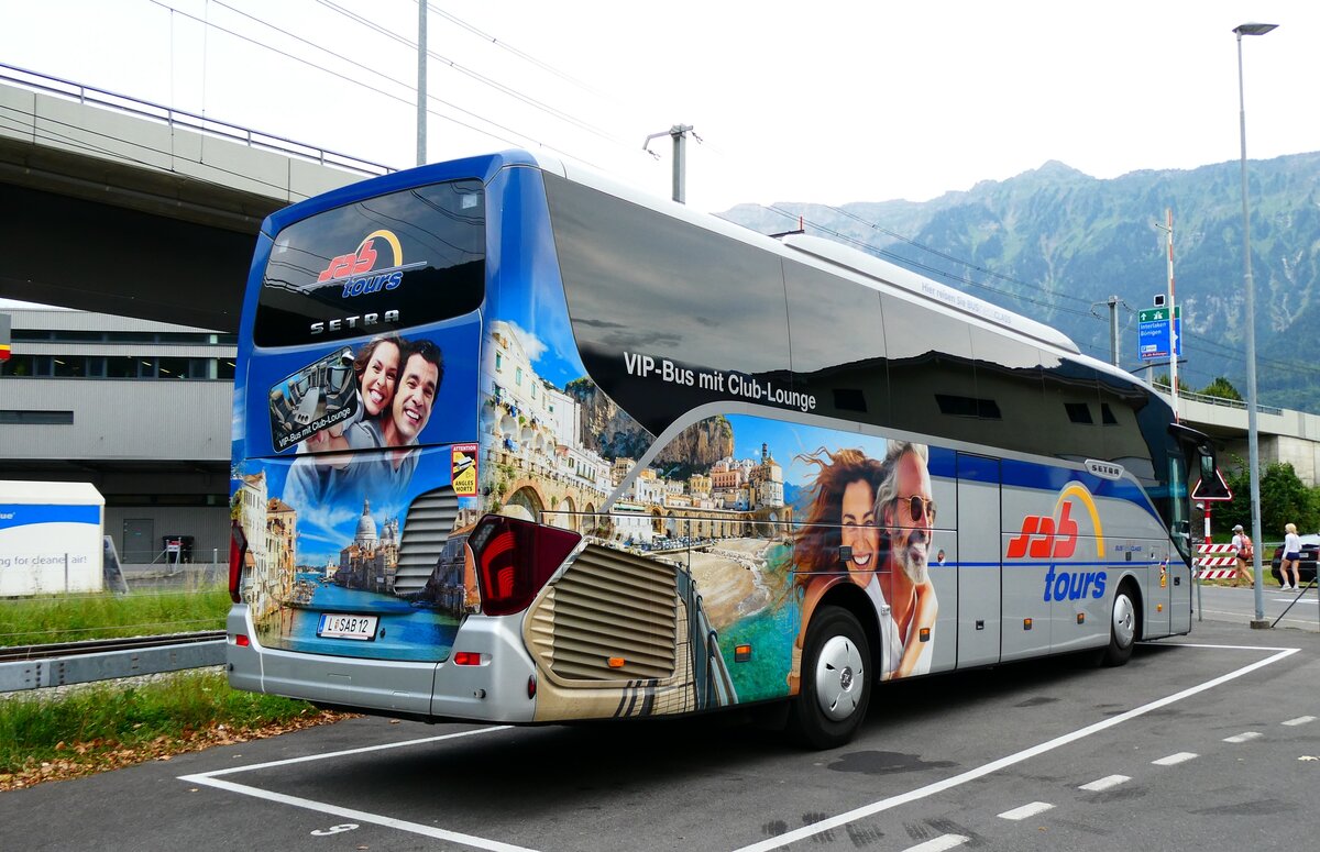 (279'232) - Aus Oesterreich: Sabtours, Wels - L SAB 12 - Setra am 19. August 2025 beim Bahnhof Interlaken Ost