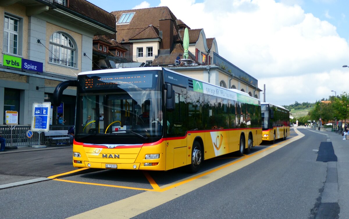 (279'272) - PostAuto Bern - BE 718'991/PID 10'526 - MAN am 22. August 2025 beim Bahnhof Spiez
