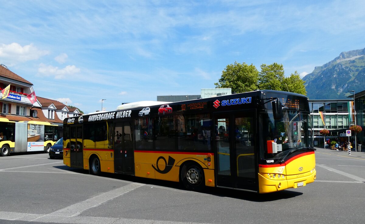 (279'456) - PostAuto BErn - BE 836'434/PID 10'340 - Solaris (ex Nr. 581) am 26. August 2025 beim Bahnhof Interlaken Ost