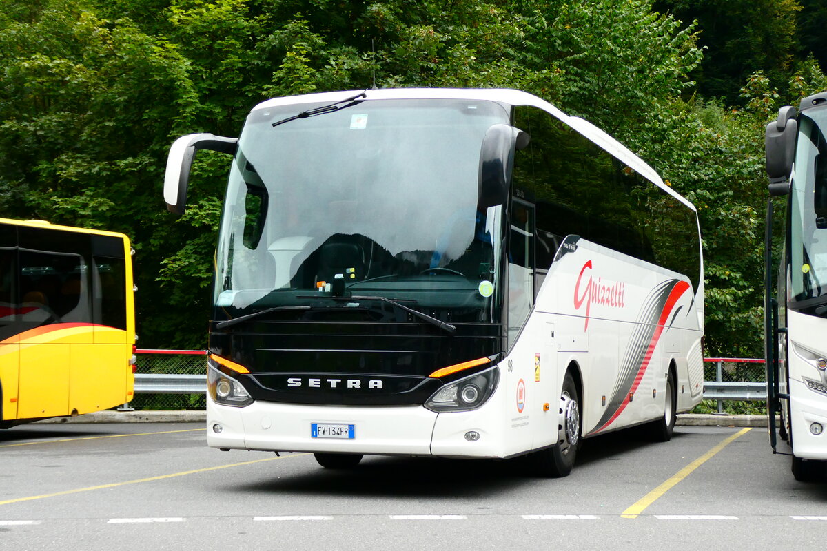 (279'491) - Aus Italien: Guizzetti, Sovere - Nr. 98/FV-134 FR - Setra am 28. August 2025 in Lauterbrunnen, Parkhaus