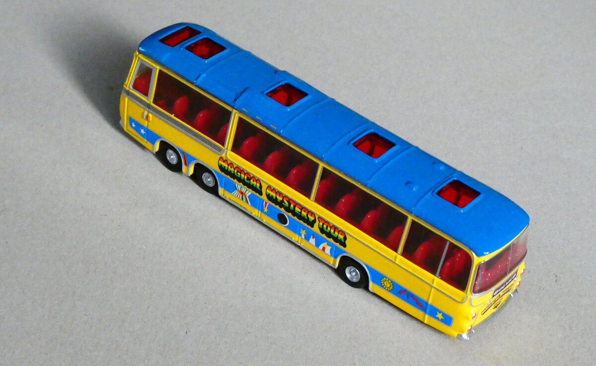 (279'791) - Aus England: The Beatles - URO 913 E - Bedford am 31. August 2025 in Thun (Modell)