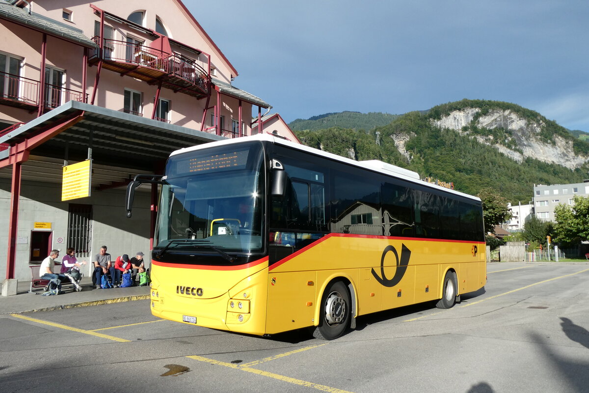 (279'871) - F�ck, Brienz - Nr. 24/BE 868'724/PID 11'593 - Iveco am 3. September 2025 in Meiringen, Postautostation