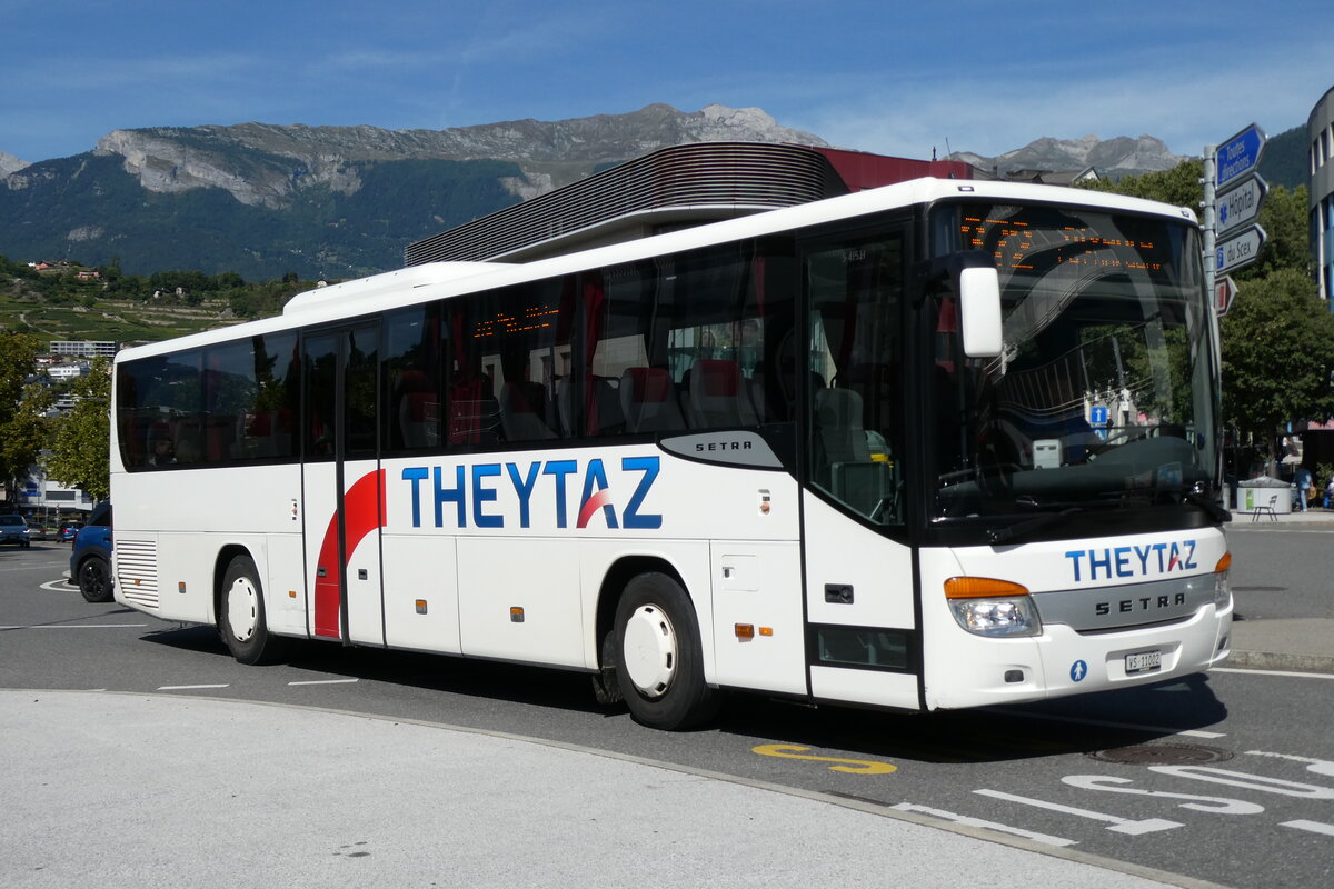 (279'960) - Theytaz, Sion - VS 11'002 - Setra am 6. September 2025 beim Bahnhof Sion