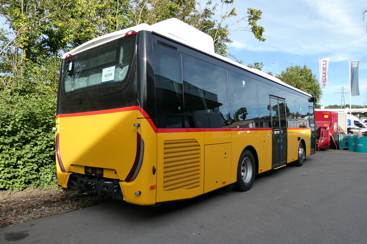 (280'023) - PostAuto Graub�nden - PID 12'380 - Iveco am 6. September 2025 in Kerzers, Interbus