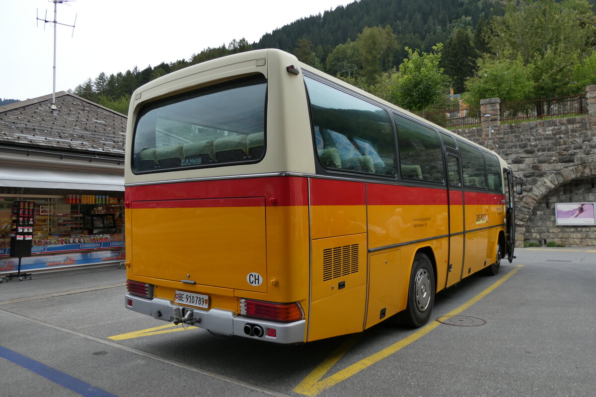 (280'079) - Buzzi, Bern - BE 910'789 - Mercedes (ex Mattli, Wassen/PID 2295) am 8. September 2025 beim Bahnhof Disentis