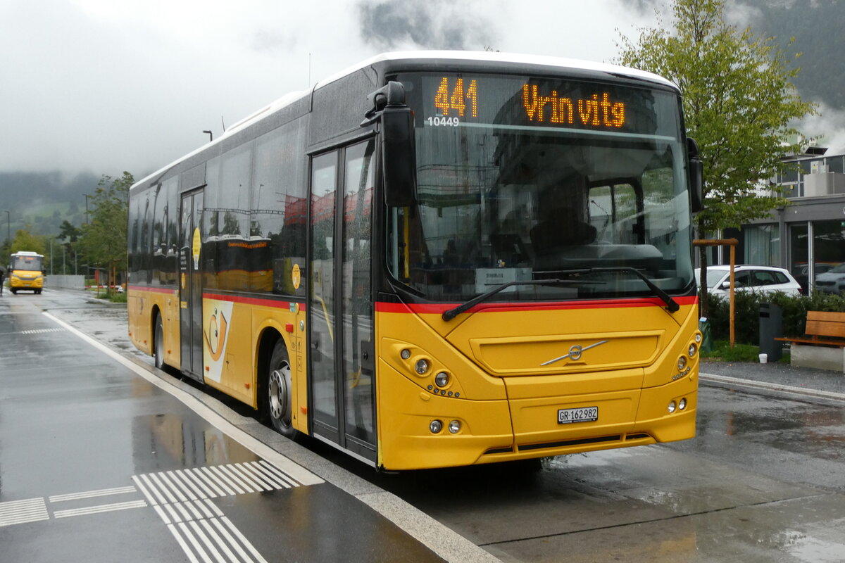 (280'212) - PostAuto Graub�nden - GR 162'982/PID 10'449 - Volvo (ex Nr. 4; ex Fontana, Ilanz Nr. 4) am 10. September 2025 beim Bahnhof Ilanz