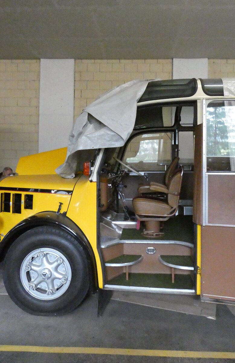 (280'235) - Sol�r&Fontana, Ilanz - Nr. 5 - Saurer/R&J am 10. September 2025 in Disentis, Garage Bundi (Teilaufnahme)