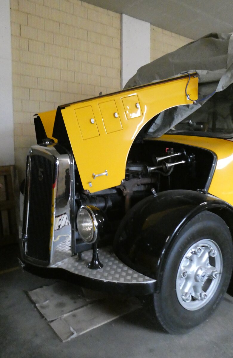 (280'245) - Sol�r&Fontana, Ilanz - Nr. 5 - Saurer/R&J am 10. September 2025 in Disentis, Garage Bundi (Teilaufnahme)